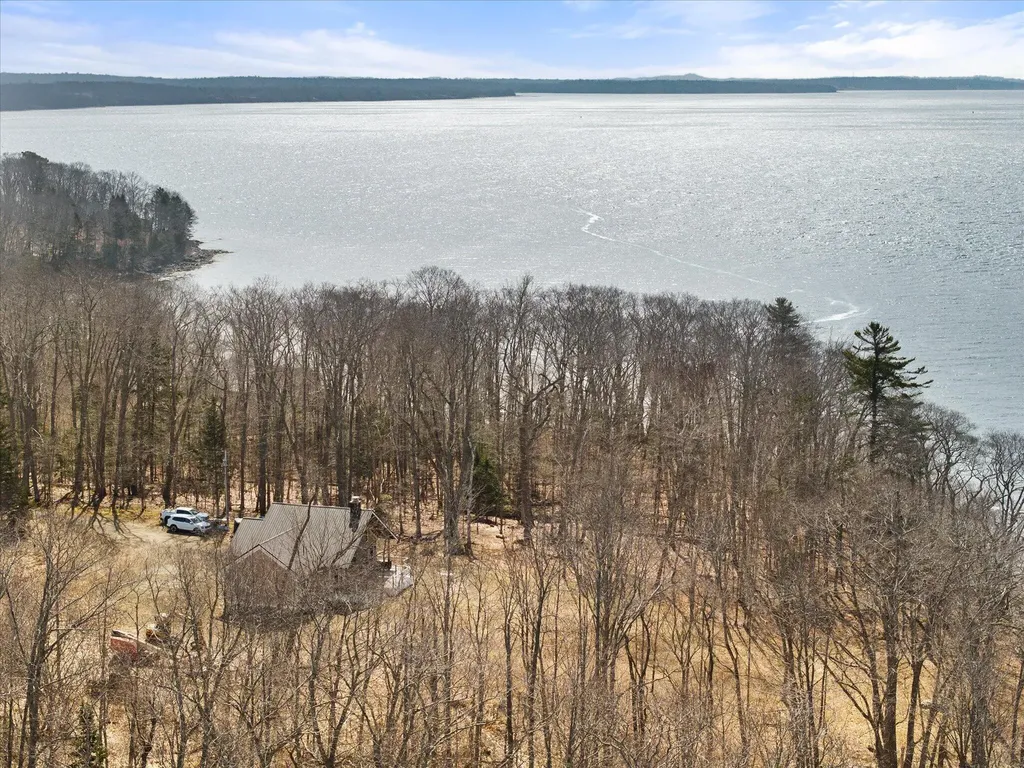 17 Hopkins Lane Verona Island ME 04416