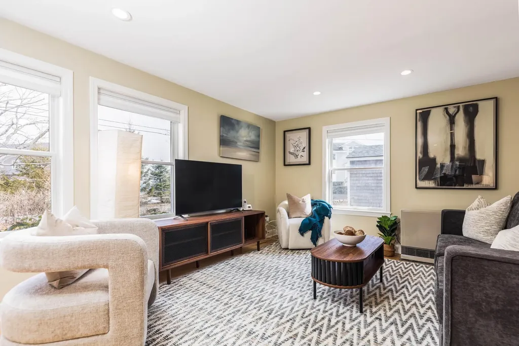 81 Goodwin Road Kittery ME 03905