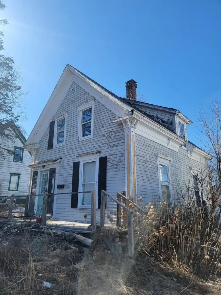 127 Union Street Calais ME 04619