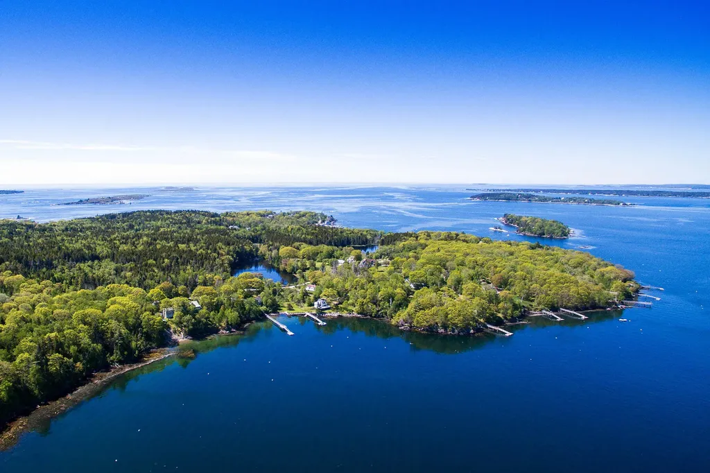 7 Flint Lane Boothbay ME 04544