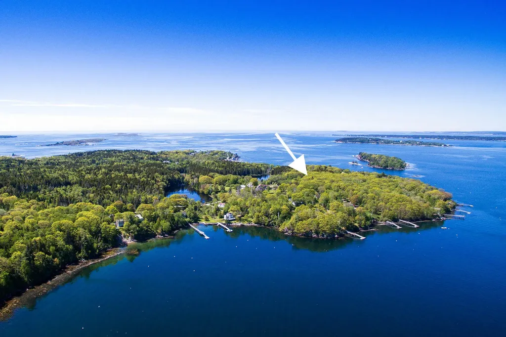 7 Flint Lane Boothbay ME 04544