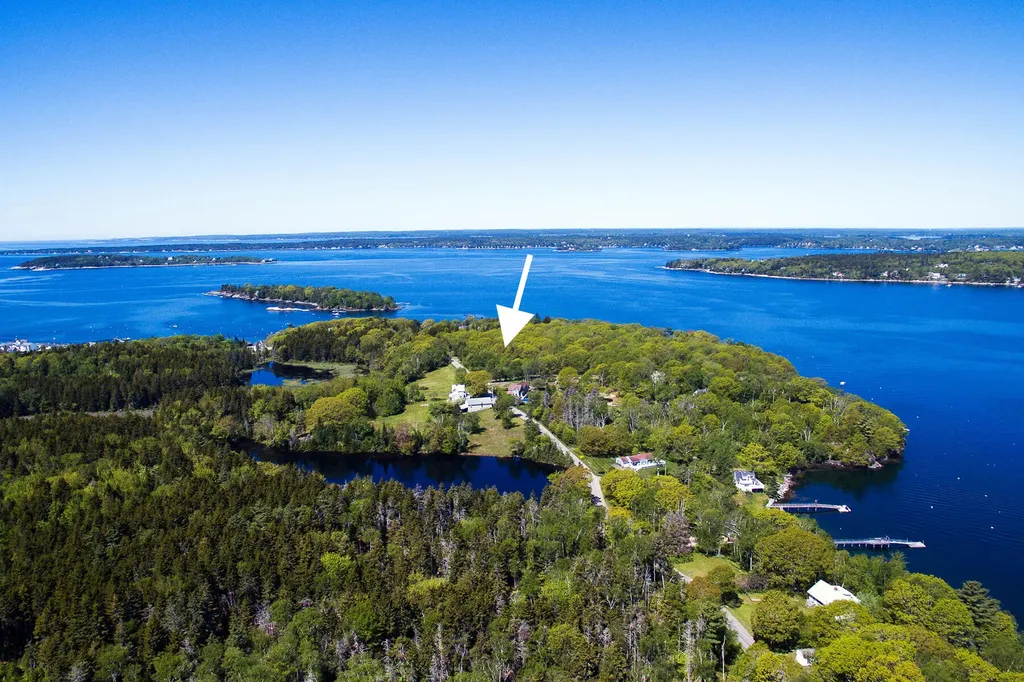 7 Flint Lane Boothbay ME 04544