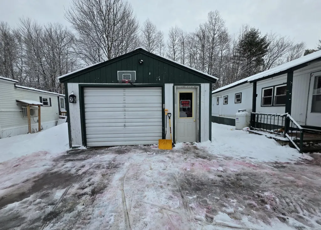 46 Cedar Street Millinocket ME 04462