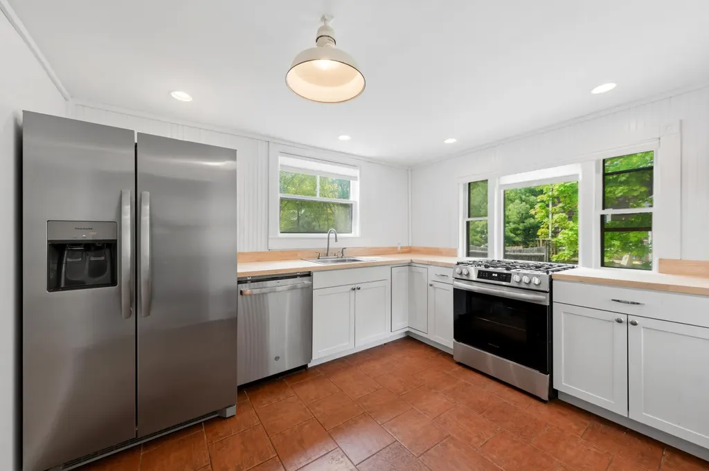 20 Chestnut Street Rockland ME 04841