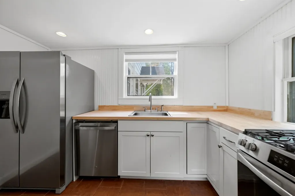 20 Chestnut Street Rockland ME 04841