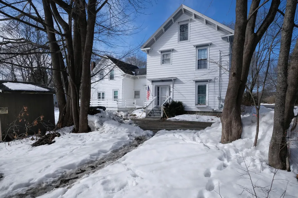 20 Chestnut Street Rockland ME 04841