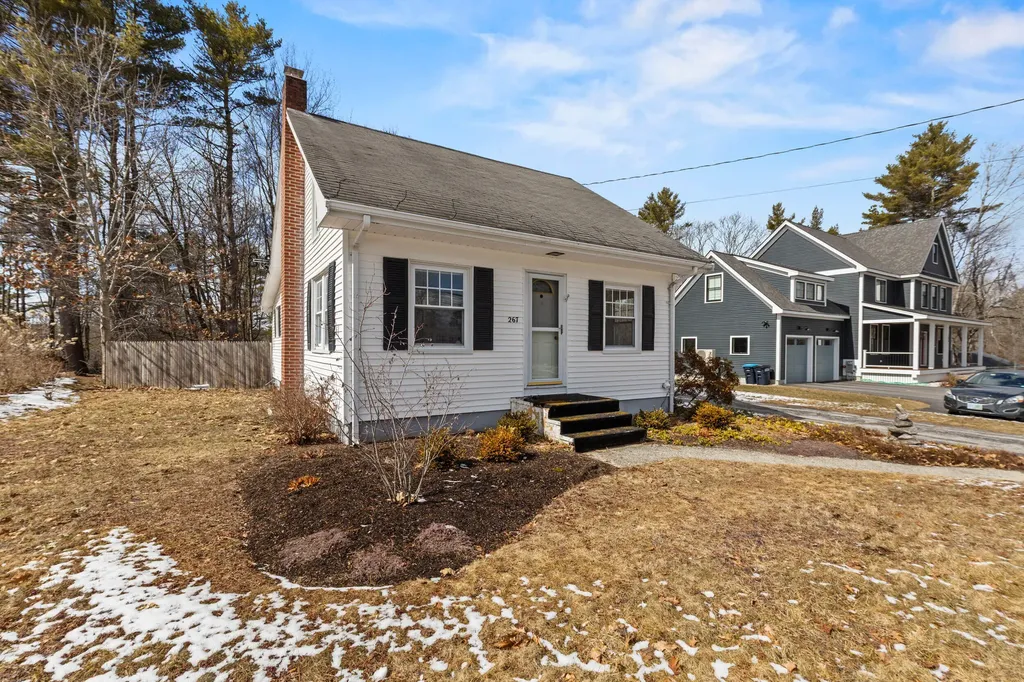 267 W Elm Street Yarmouth ME 04096