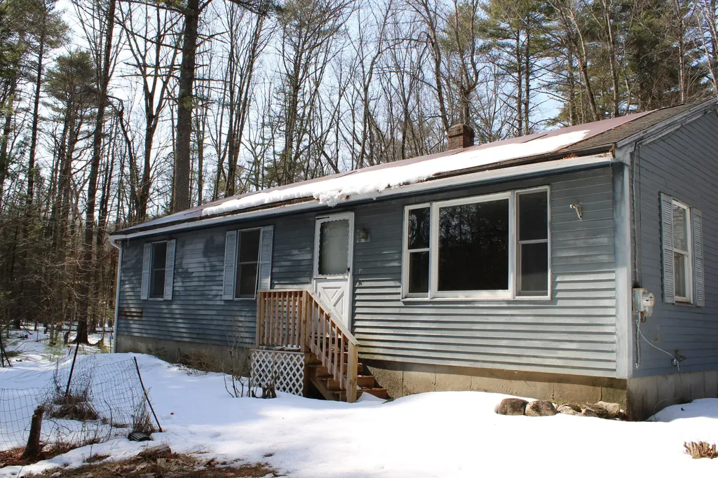 29 Kennedy Drive Waterboro ME 04061