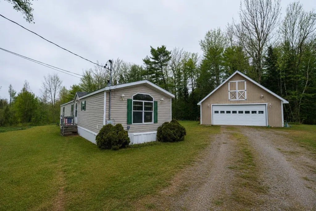 19 Marston Meadow Road Glenburn ME 04401