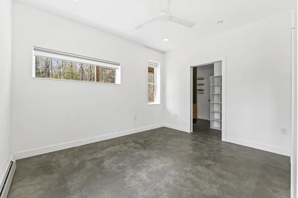 1 Cairn Hill Road Bowdoinham ME 04008