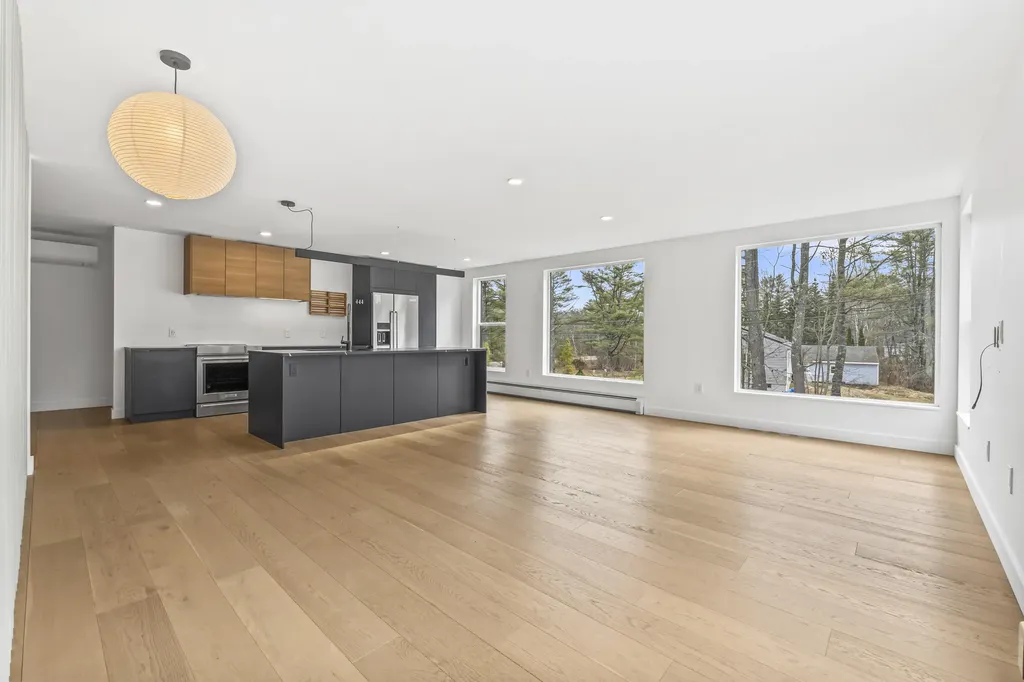 1 Cairn Hill Road Bowdoinham ME 04008
