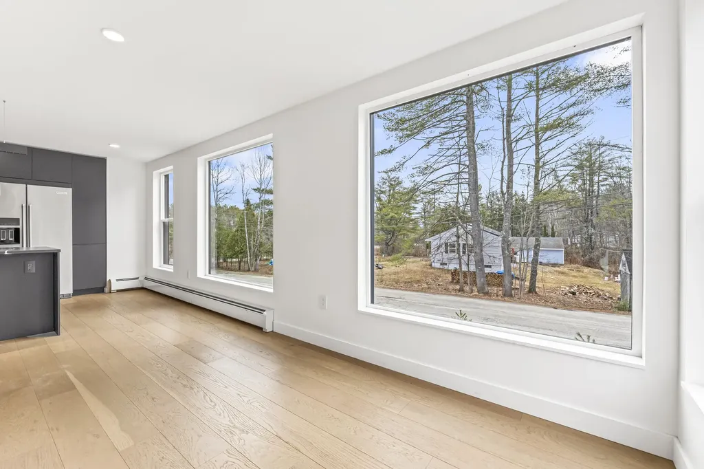 1 Cairn Hill Road Bowdoinham ME 04008