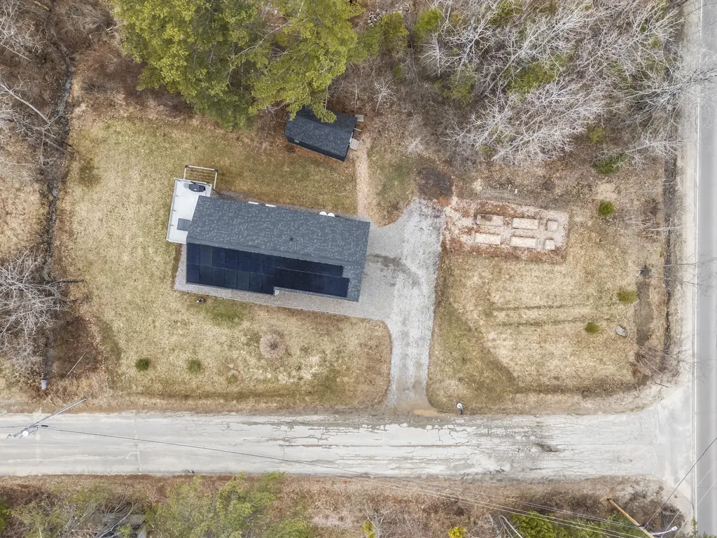 1 Cairn Hill Road Bowdoinham ME 04008