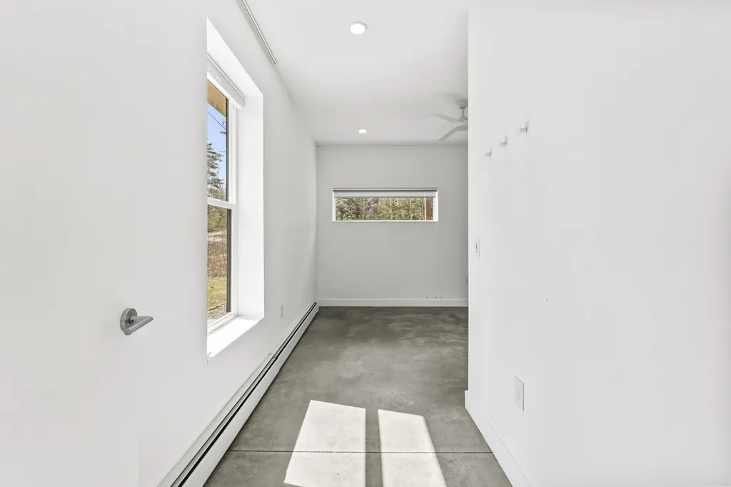1 Cairn Hill Road Bowdoinham ME 04008