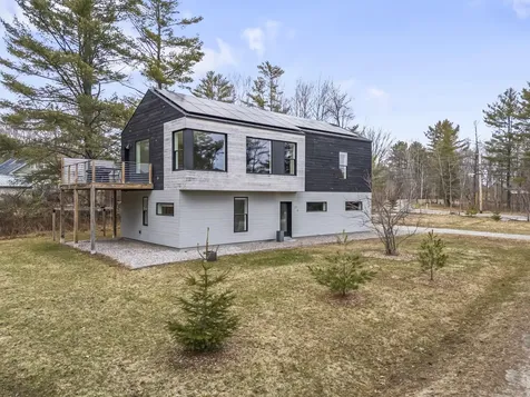 1 Cairn Hill Road Bowdoinham ME 04008