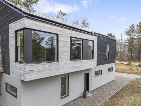 1 Cairn Hill Road Bowdoinham ME 04008