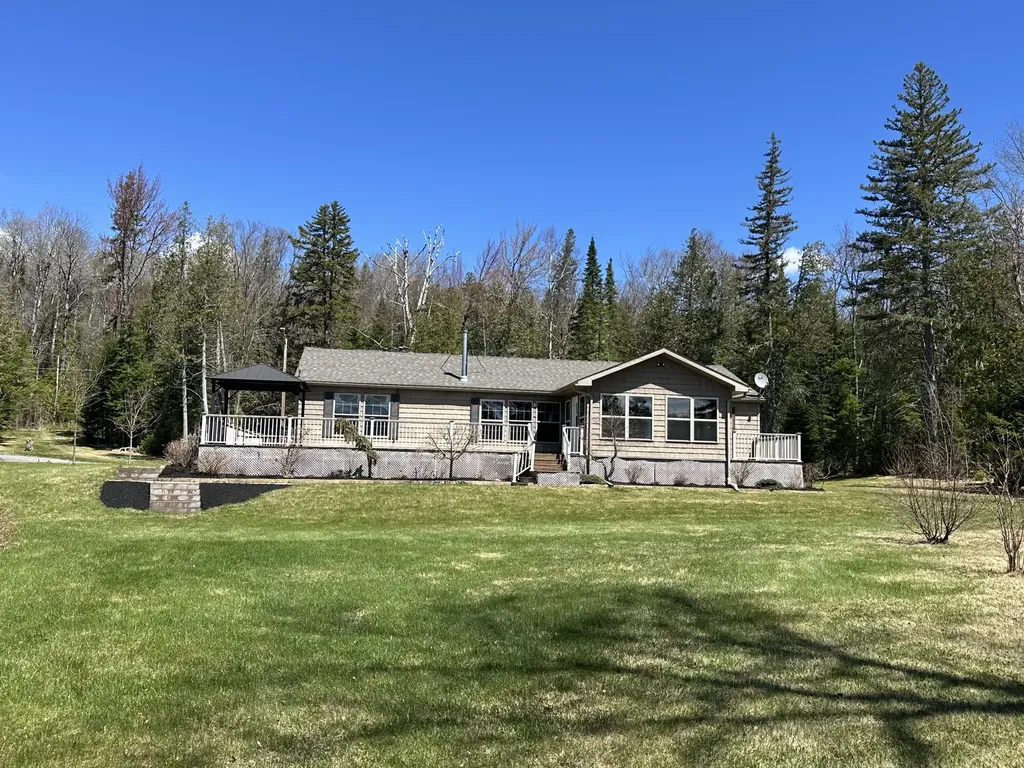 530 East Van Buren Cove Road T17 R3 Wels ME 04785