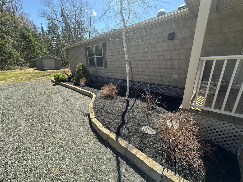 530 East Van Buren Cove Road T17 R3 Wels ME 04785