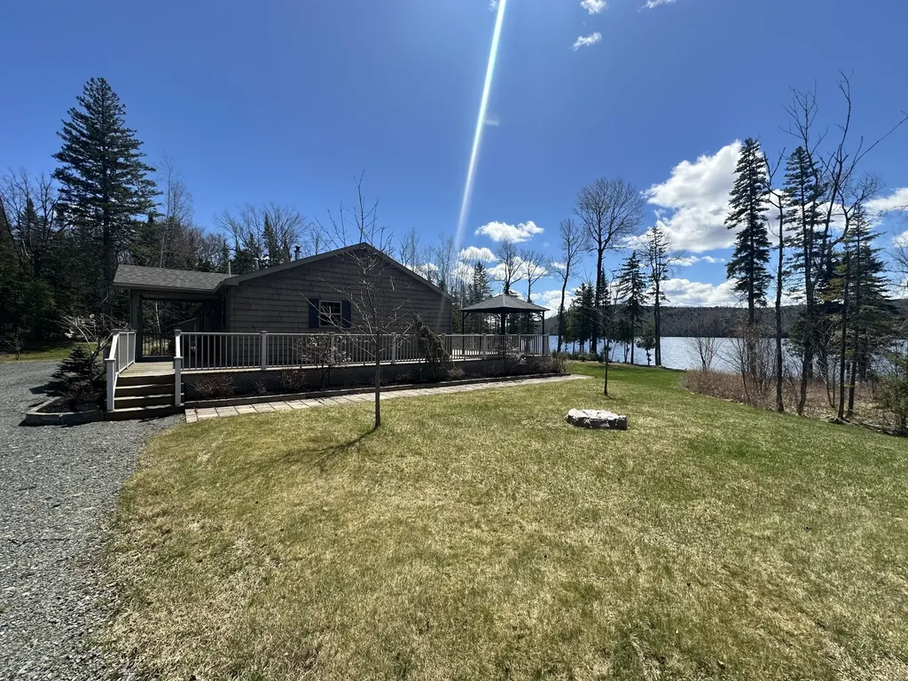 530 East Van Buren Cove Road T17 R3 Wels ME 04785
