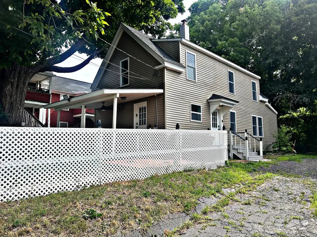 7 Washington Street Augusta ME 04330