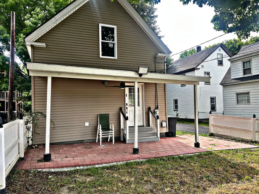 7 Washington Street Augusta ME 04330