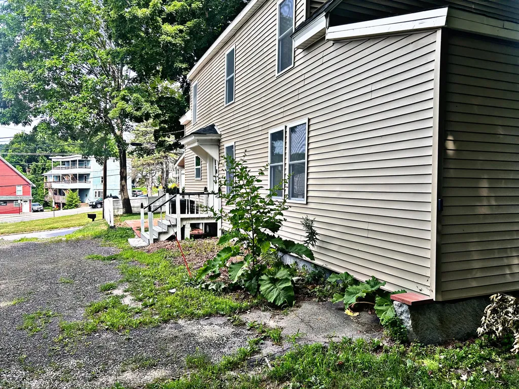 7 Washington Street Augusta ME 04330
