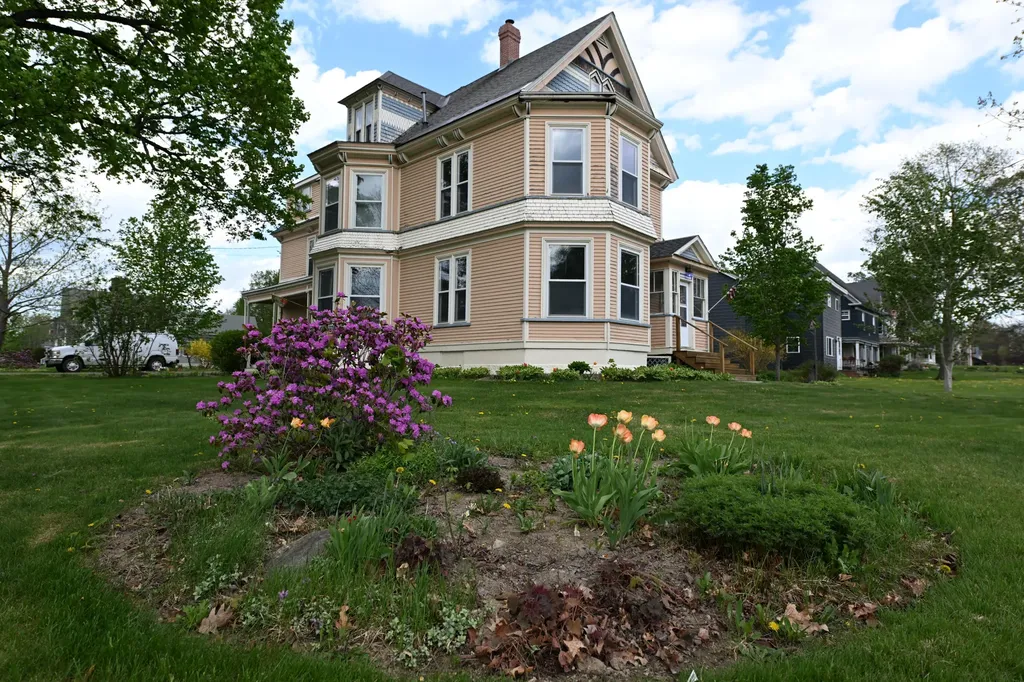 34 Pleasant Street Houlton ME 04730