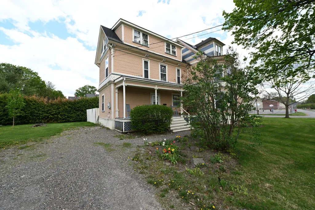 34 Pleasant Street Houlton ME 04730