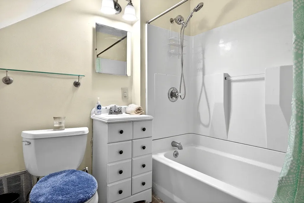 192 Brunswick Avenue Gardiner ME 04345