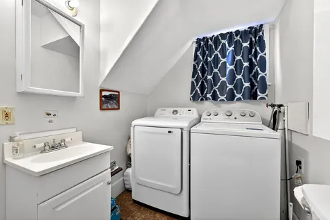 192 Brunswick Avenue Gardiner ME 04345