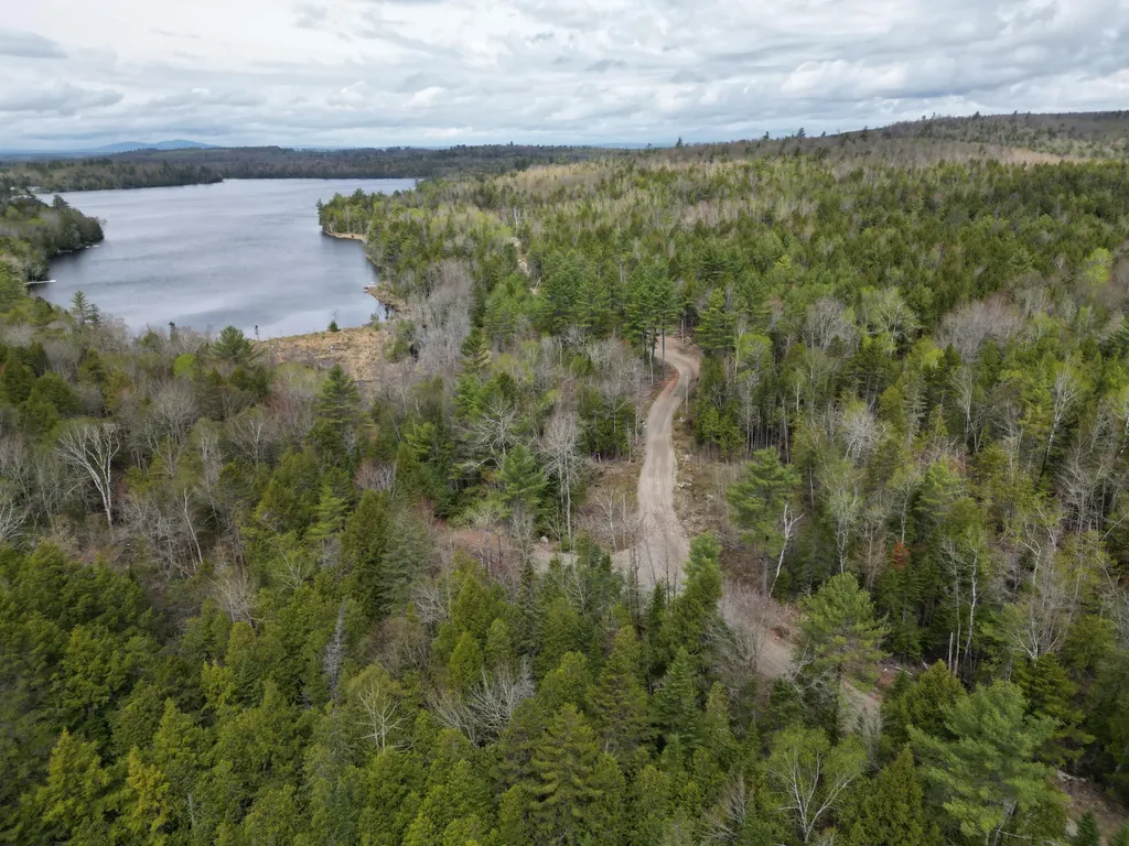 20 Twin Springs Lane Lincoln ME 04457
