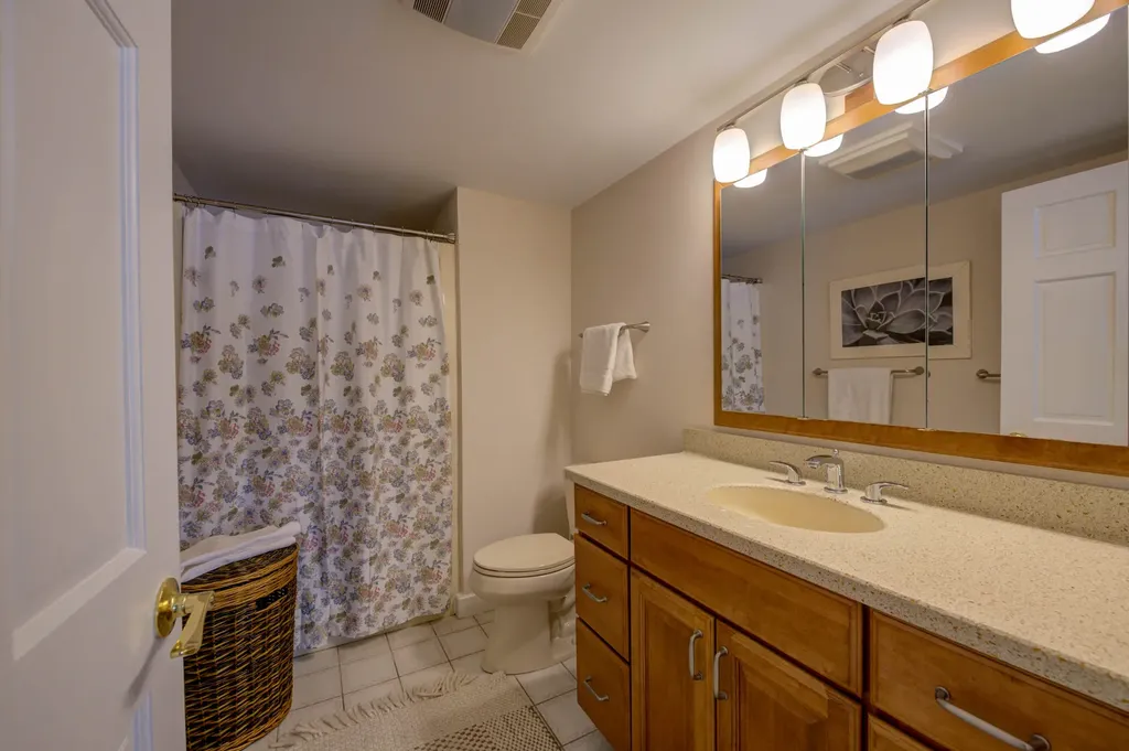 19 Goodridge Drive Naples ME 04055