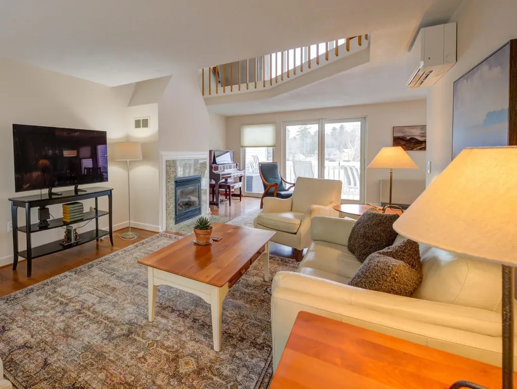 19 Goodridge Drive Naples ME 04055
