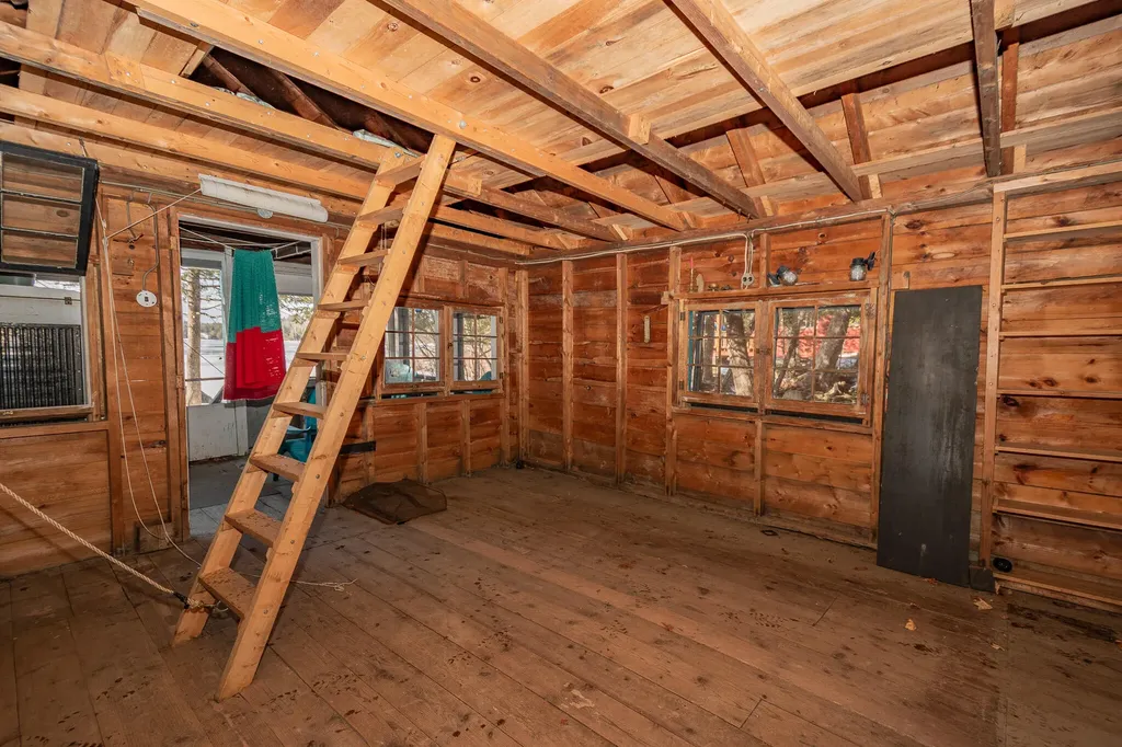 15 Farrar Drive Dover-foxcroft ME 04426