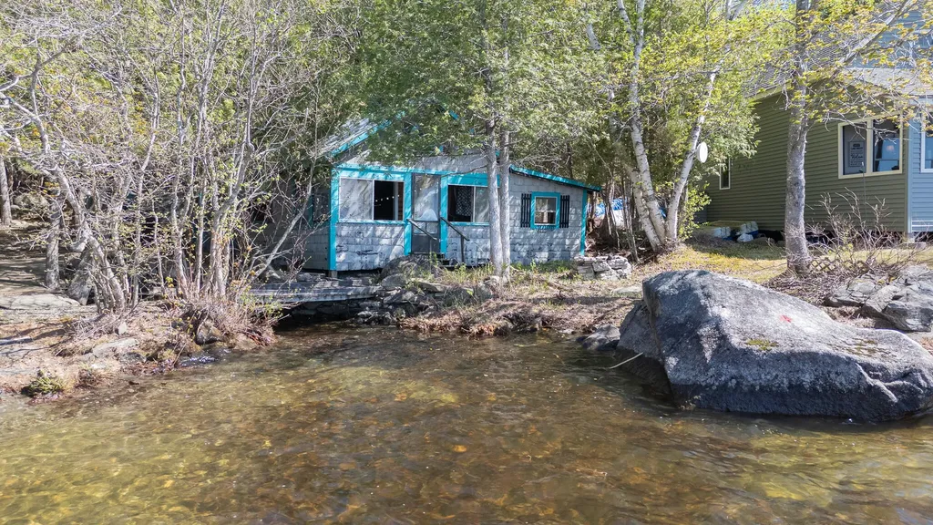 15 Farrar Drive Dover-foxcroft ME 04426