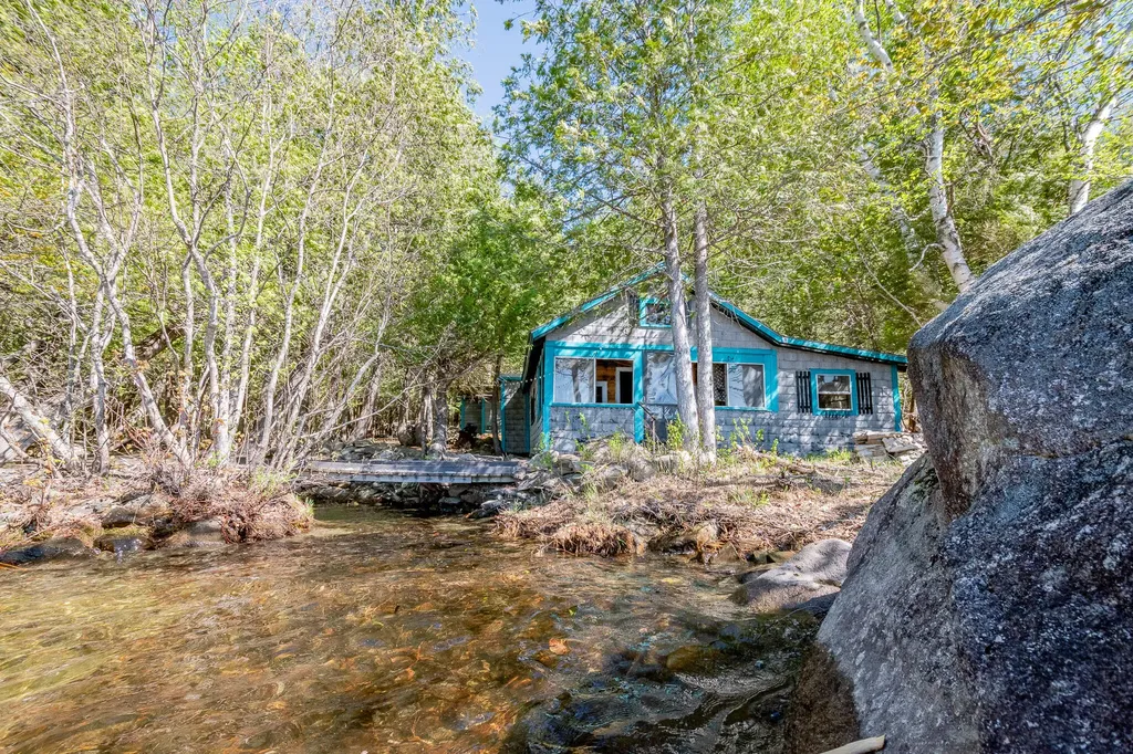 15 Farrar Drive Dover-foxcroft ME 04426
