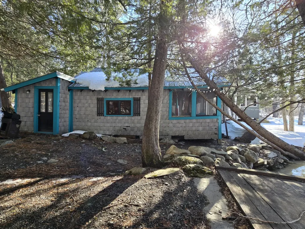 15 Farrar Drive Dover-foxcroft ME 04426