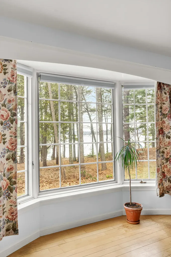 46 River Edge Drive Woolwich ME 04579