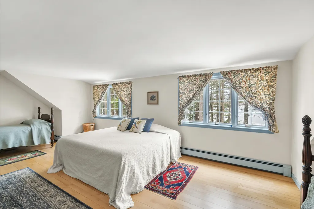 46 River Edge Drive Woolwich ME 04579