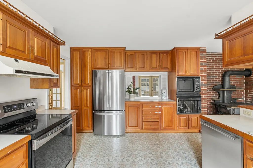 46 River Edge Drive Woolwich ME 04579