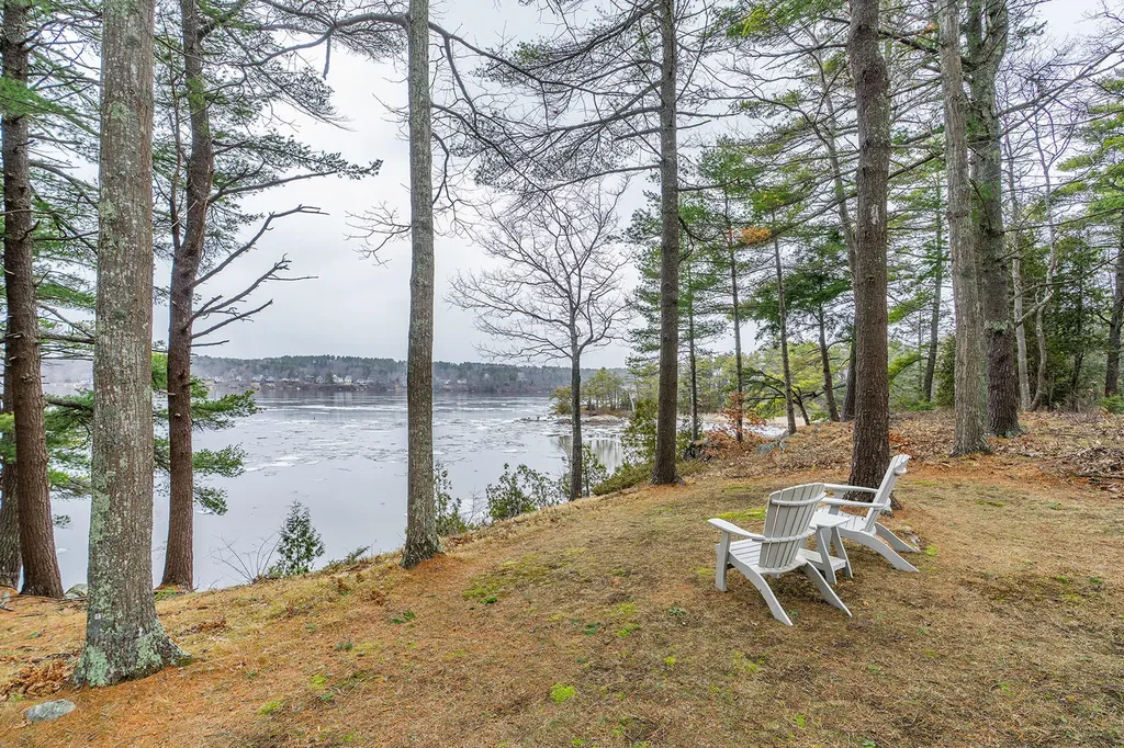 46 River Edge Drive Woolwich ME 04579