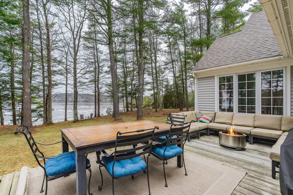 46 River Edge Drive Woolwich ME 04579