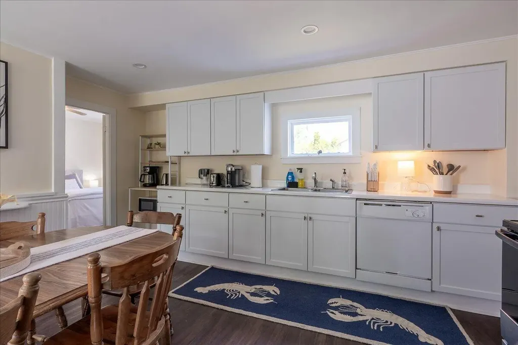 13 Mcmullen Avenue Tremont ME 04653