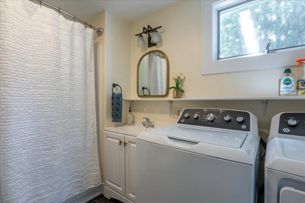 13 Mcmullen Avenue Tremont ME 04653