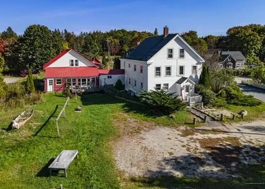 13 Mcmullen Avenue Tremont ME 04653