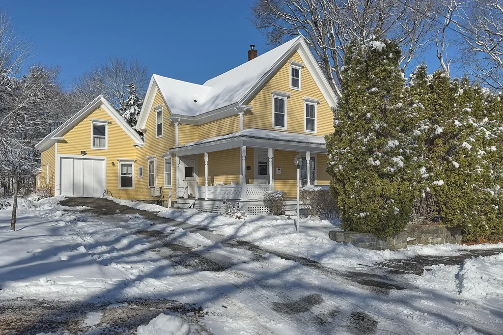 103 Chestnut Street Camden ME 04843