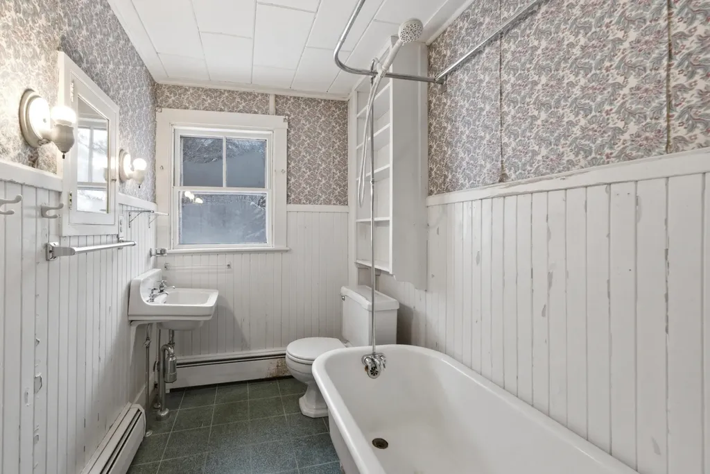103 Chestnut Street Camden ME 04843