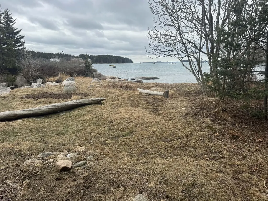 31 Green Head Lane Stonington ME 04681