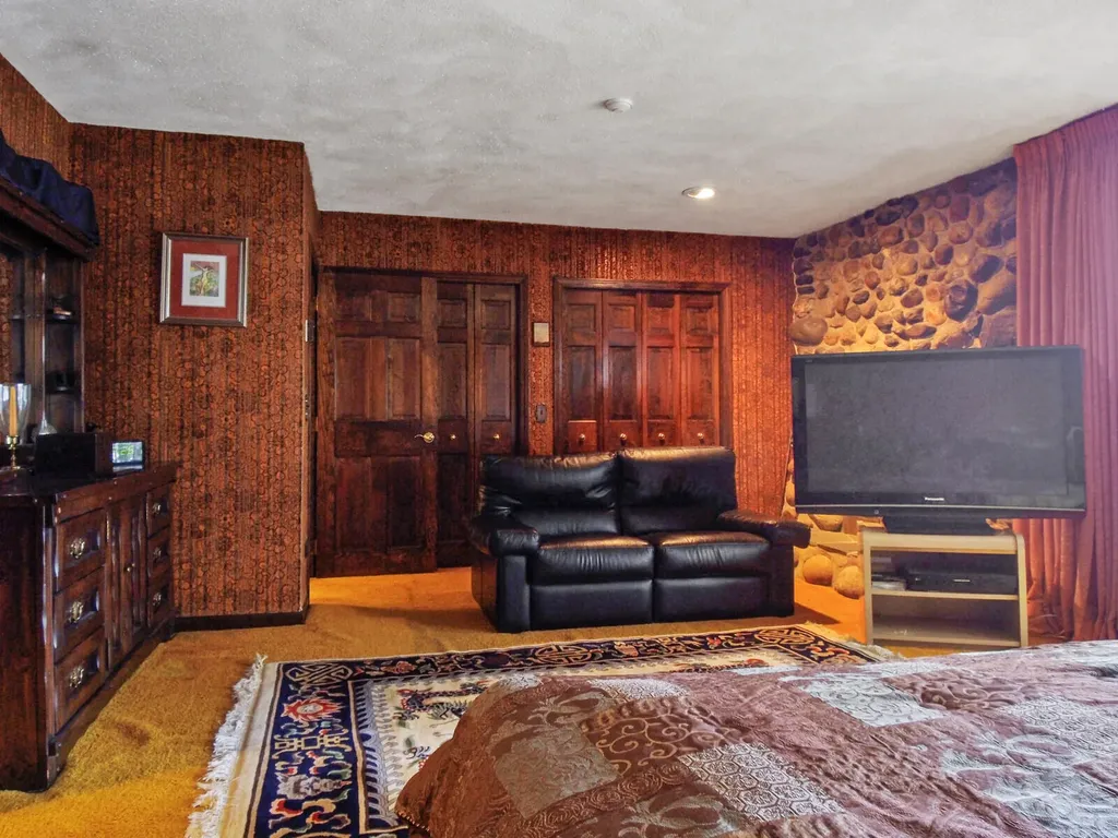 60 Abena Shore Belgrade ME 04917