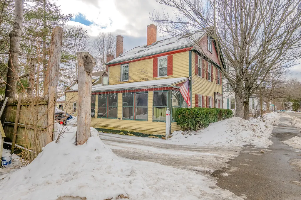 19 Main Street Dixfield ME 04224
